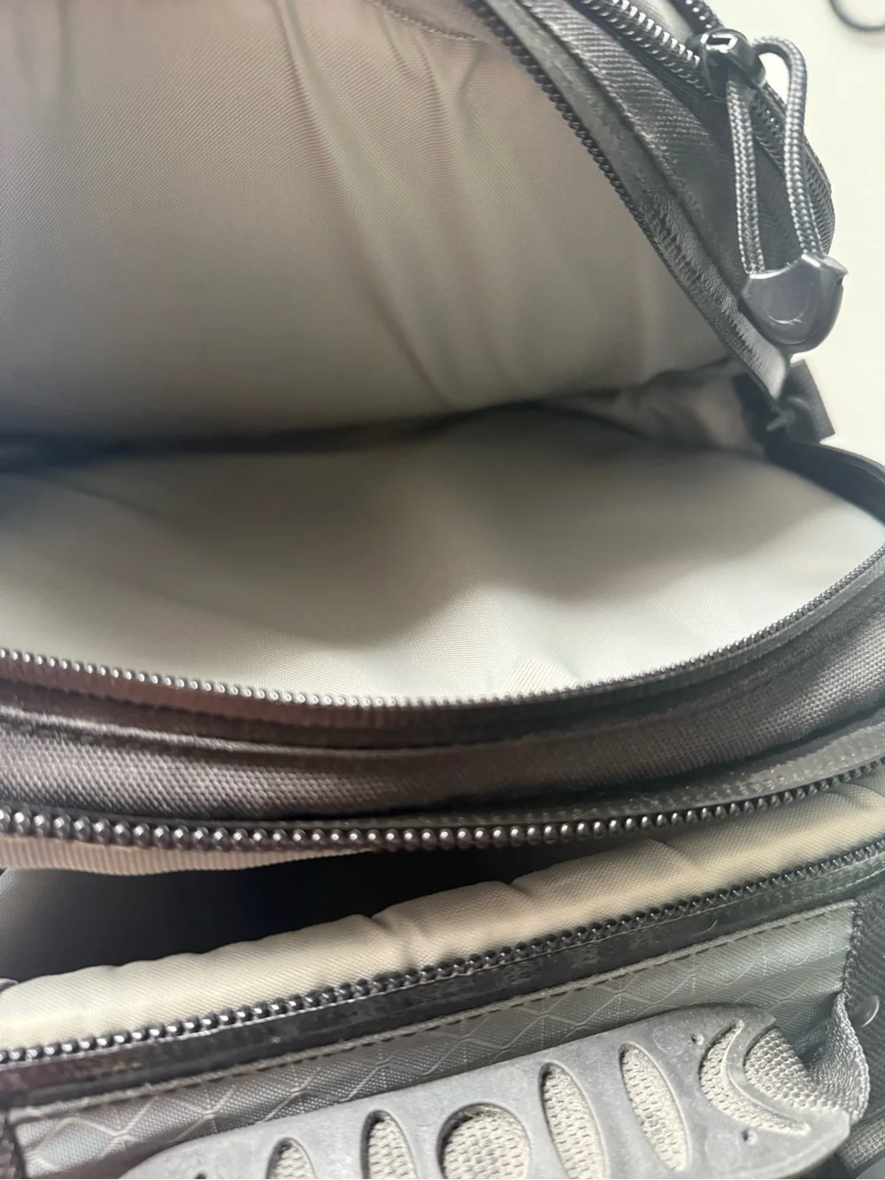 Black Men's Multi-Compartment Camera Backpack Bag